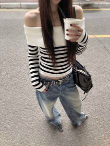Spring Festival Atmosphere Striped One Shoulder Off Shoulder Sweater Slim Fit And Slimming New Year's Outfit - Black and White - View 2