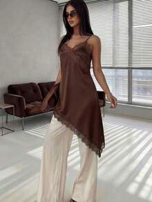 Áo ngủ nữ bằng satin viền ren - Màu nâu đậm, kiểu dáng bất đối xứng, cổ chữ V gợi cảm, dây mảnh. - màu nâu - Xem 6