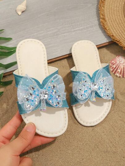 1 Pair Blue Toddler/Little Kid Flat Slippers, Sparkling Colorful Crystal Rhinestones + Transparent Mesh Bow Decor, Simple Round Toe Open Toe Soft Non-Slip Slip-On Design, Bohemian Fashion Cute Princess Beach Sandals, Suitable For Daily Casual, Vacation, Holidays, Parties, Spring/Summer 2026