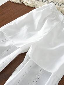 3-7岁女童两件套，包括蕾丝领棕色上衣和镂空刺绣白色裤子，夏季款 - 棕色 - 查看 10