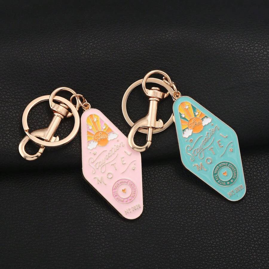 1件装“宅度假汽车旅馆”钥匙扣吊坠，珐琅钥匙圈，圣诞封锁期间的礼物 - 彩色 - 查看 1