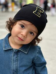 必买！1顶婴儿黑色针织帽，A-Z金色字母标签彰显个性，柔软弹力，多功能头部保护帽。 - 黑色 - 查看 3