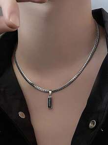 黑色浮雕吊坠项链，简约嘻哈男士项链 - 彩色 - 查看 1