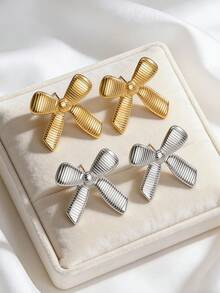 Conjunto de 4 brincos de borboleta em ouro e prata - Brincos femininos elegantes e requintados. Os brincos em aço inoxidável banhado a ouro 14K são leves e hipoalergênicos. Perfeitos para uso casual no dia a dia, festas, encontros, aniversários e casamentos. Um presente ideal para mulheres. - Multicolorido - Ver 10