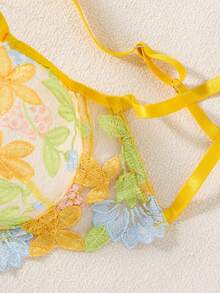 一套两件装女士黄色花卉刺绣薄纱半罩杯文胸和侧系带丁字裤内衣套装 - 黃色 - 查看 5