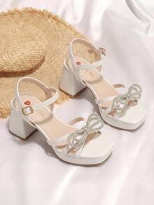 2026 Summer New Low Block Chunky Heels Sandals For Girls, Fashion Rhinestone Bow Decor Open Toe Summer Sandals Party Dress Pumps Shoes - trắng - Xem 1