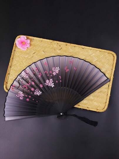 Quạt xếp kiểu cổ màu đen họa tiết hoa, quạt múa Hanfu thủ công, họa tiết hoa anh đào cổ điển, nhẹ và dễ mang theo, lý tưởng làm quà tặng sinh nhật, quà tốt nghiệp cho phụ nữ, trang trí nhà cửa và đồ trang trí nghệ thuật bằng tre.
