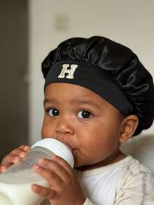 1顶儿童光滑缎面字母睡帽，时尚舒适，透气防滑，日常护发帽 - 黑色 - 查看 3