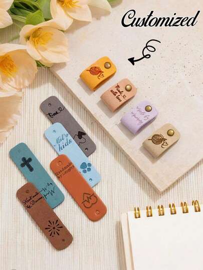 Thẻ cá nhân hóa theo yêu cầu, Thẻ cho mũ len, Thẻ da có đinh tán, Nhãn cho hàng thủ công, Nhãn cho đồ đan, Quà tặng cho người đan len, Nhãn dễ thương có đinh tán cho mũ, mũ len, khăn quàng cổ, quần jean, túi xách, giày dép, đồ thủ công, Đa chức năng, Trang trí, Dễ thương, Mềm mại, Đáng yêu, Chất lượng cao, Tùy chỉnh, Cá nhân hóa, Độc đáo, Quà tặng lý tưởng cho nam giới