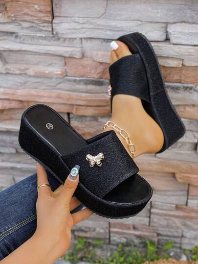 女士时尚百搭厚底坡跟凉鞋，适合日常穿着