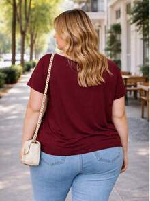 Blusa Plus Size modelo Elegante  feminina premium Manga Morcego Básica em Viscolycra Gola Redonda Confortável Casual - Vinho - Visão 5