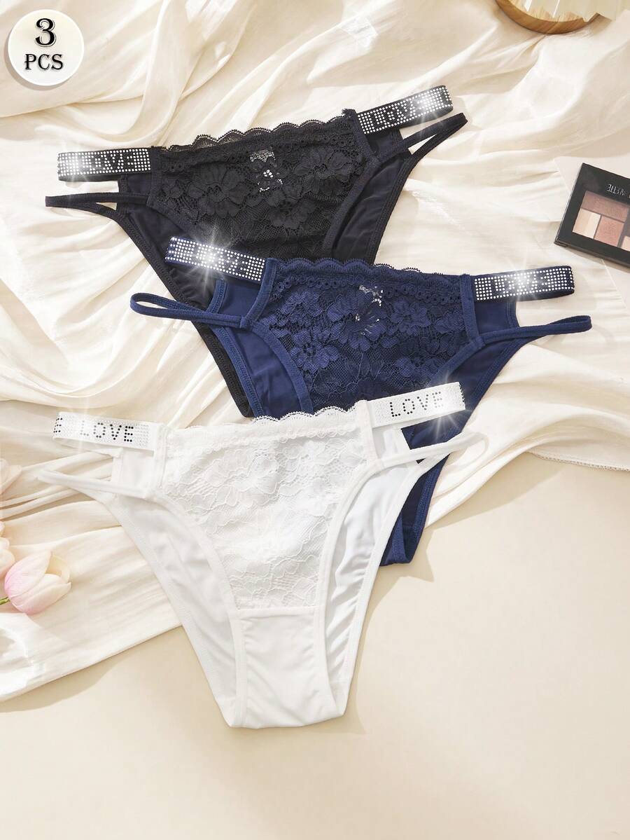 Bộ 3 chiếc quần lót ren phối họa tiết chữ LOVE gợi cảm dành cho nữ, phong cách trưởng thành và quyến rũ.