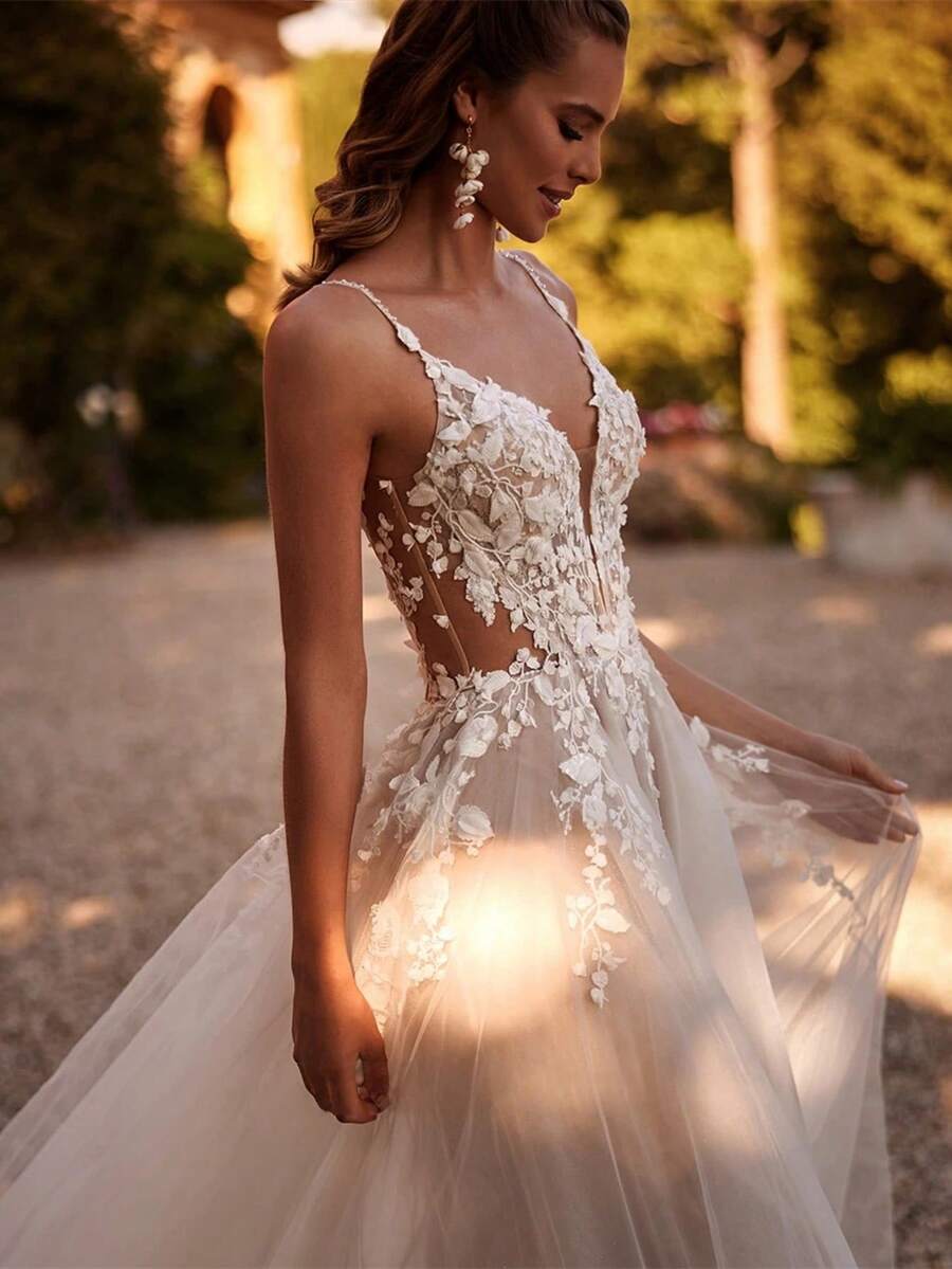 Elegant Sexy V Neck Sleeveless Lace Appliqué A Line Wedding Dress,Registry Office Dresses Bridal Gown,Evening Party Dress Birthday Party Dress Country Wedding,Romantic Church Ceremony Wedding Dress,Suitable For Wedding,Dating,Party,Singles' Party,Vacation,Formal Occasions,Dinner Dress,Prom Dress,Homecoming Dess,Cocktail Party,Wedding Guest Dress,Graduation - White - View 1