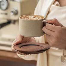 Bộ 1 tách cà phê gốm sứ kiểu cổ điển 8.45oz kèm đĩa lót, thiết kế cốc thẳng cổ điển, cốc cà phê thủ công chống bỏng, cốc trà miệng rộng cao cấp có họa tiết hoa kéo, thích hợp cho gia đình, quán cà phê và làm quà tặng. - 1 bộ - Cốc cà phê + bộ tách và đĩa bằng gỗ nguyên khối - Xem 3