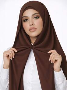 1 chiếc khăn trùm đầu chiffon 3 trong 1 tiện dụng, có nam châm tích hợp và mũ lót bên trong - Không cần ghim, không trượt, dễ dàng đội chỉ trong vài giây. Thích hợp để phối cùng áo Abaya hàng ngày, tham gia các hoạt động ngoài trời, cầu nguyện và hành hương. - Nhiều màu - Xem 22