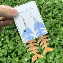 1对渐变鱼骨亚克力吊坠耳环，Y2K风格女士耳环，夏季海滩饰品 - 彩色 - 查看 6