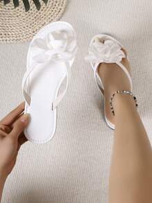 女士清新3D山茶花夹趾平底凉鞋，休闲甜美风格，春夏沙滩拖鞋，日常人字拖 - 白色 - 查看 2