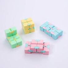 1个2x2创意无限魔方，马卡龙色，成人礼物 - 彩色 - 查看 3