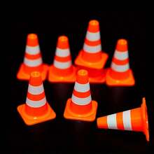 迷你交通锥，塑料路障标志玩具，模拟交通场景道具，理想的圣诞礼物填充物，冬季新年完美之选 - 彩色 - 查看 4