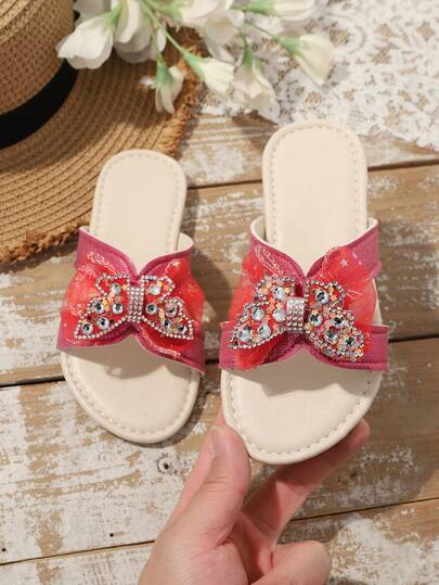 1 đôi dép thời trang cỡ lớn màu hồng cánh sen cho bé gái, trang trí nơ đính sequin lấp lánh nhiều màu sắc, mũi tròn hở ngón, mềm mại, chống trơn trượt, kiểu dép công chúa bohemian sành điệu, thích hợp cho đi chơi hàng ngày, đi nghỉ mát, dự tiệc, mùa xuân/hè. Hàng mới về