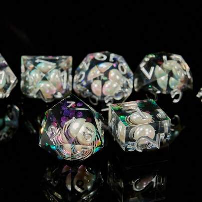 手工双色树脂骰子套装，适合角色扮演游戏，带有炫彩闪粉和精准边缘，适合14岁及以上青少年，是生日或圣诞节的完美礼物。