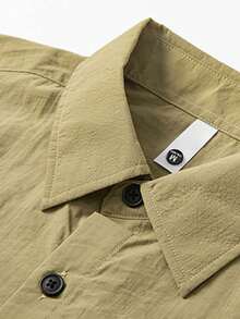 Tucano Camisa abotonada con textura arrugada de color oliva estilo "Old Money" para hombre, casual de negocios, de manga larga tipo sobrecamisa con bolsillo en el pecho, para oficina y uso diario refinado - Caqui - Ver 7