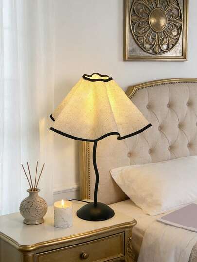 1pc USB Powered Black Desk Lamp, Modern Retro Creative Minimalist High-End Decor Lamp, Suitable For Bedroom Bedside, Room Tabletop