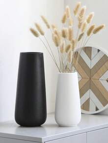This Tall, Matte Black Plastic Vase Is Perfect For Flower Arranging And Displaying Reeds. It's A Classic Country-Style Decorative Vase Suitable For Home Decor And Table Setting. - Multicolor - View 10
