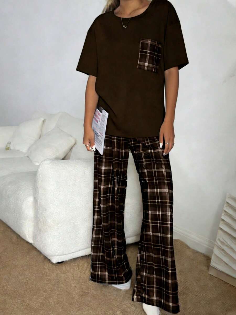 女款休閒輕量睡衣套裝，舒適圓領套頭上衣，對比色格紋印花，短袖上衣配長褲，慵懶優雅居家服，春/夏 - 彩色 - 查看 1