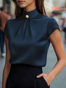 Blusa de estilo casual y elegante para mujer, de unicolor, con cuello medio alto, botones falsos de metal, cierre oculto con cremallera en la espalda y mangas cortas, ideal para el verano y el uso diario, urbano y de resort - Azul Marino - Ver 4