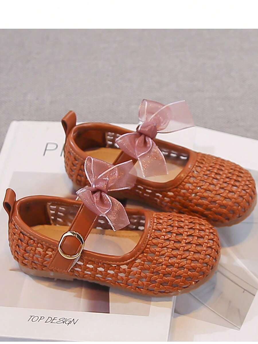 2026 Spring/Summer New Style Baby Learning Shoes For Girls - Soft-Soled Princess Shoes For 0-3 Years Old - Fashionable Openwork Little Shoes - Brown - View 1