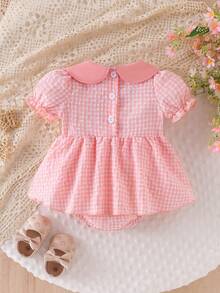 1 Stück Neugeborenen Baby (Mädchen) süßer Romper-Kleid mit Peter-Pan-Kragen, besticktem Karomuster und Kurzarm, leicht für den Sommer - Pink - Übersicht 2