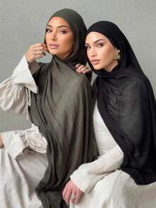 1件莫代尔粘胶纯色穆斯林头巾,透气轻盈,饰有精致滚边,四季皆宜,适合搭配长袍穿着。 - MTMB019 - 查看 3