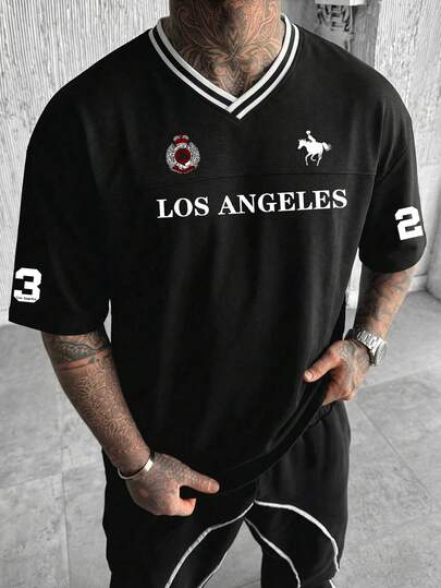 Simple Studio | Camiseta gráfica de cuello en V con bloques de color vintage "City Boy" para hombres | Cómoda y transpirable | Diseño