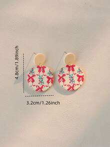 1对可爱圣诞红色蝴蝶结涂鸦圆形亚克力吊坠耳环，女士节日派对礼物 - 米色 - 查看 5