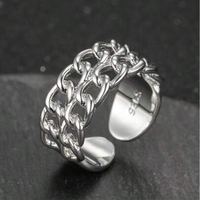 European Style Chain Ring With Simple Lines, Geometric Retro Design For The Index Finger. Ring Features A Twisted Mesh Pattern With A Hollow Opening.