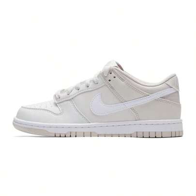  Giày thể thao cổ thấp NIKE DUNK LOW (GS), thoải mái và nhẹ nhàng cho sử dụng hàng ngày.
