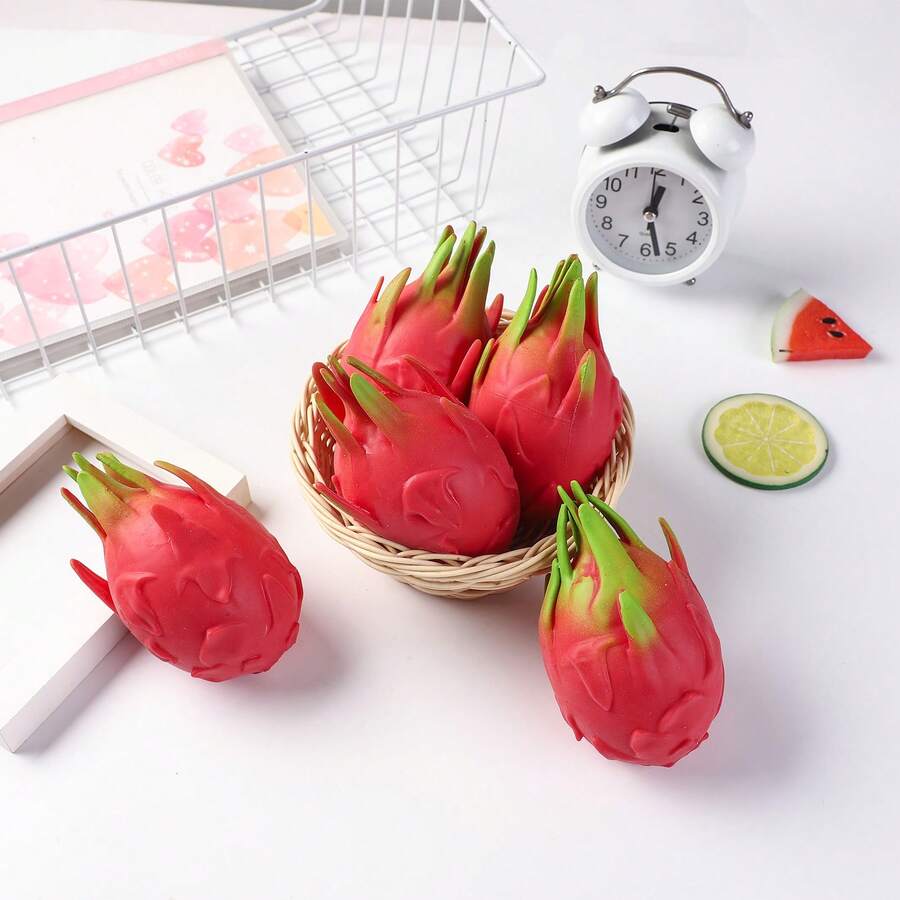 1个2026新款逼真火龙果挤压玩具，减压挤压水果玩具，完美礼物，节日礼物，生日礼物，趣味礼物 - 彩色 - 查看 1