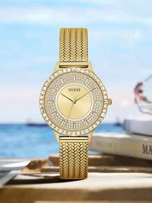 Guess 女士奢华金鱼骨纹网状表带腕表，镶嵌水晶表盘和矩形水晶表圈，优雅奢华，适合办公和日常休闲佩戴的腕表 - 金色 - 查看 7