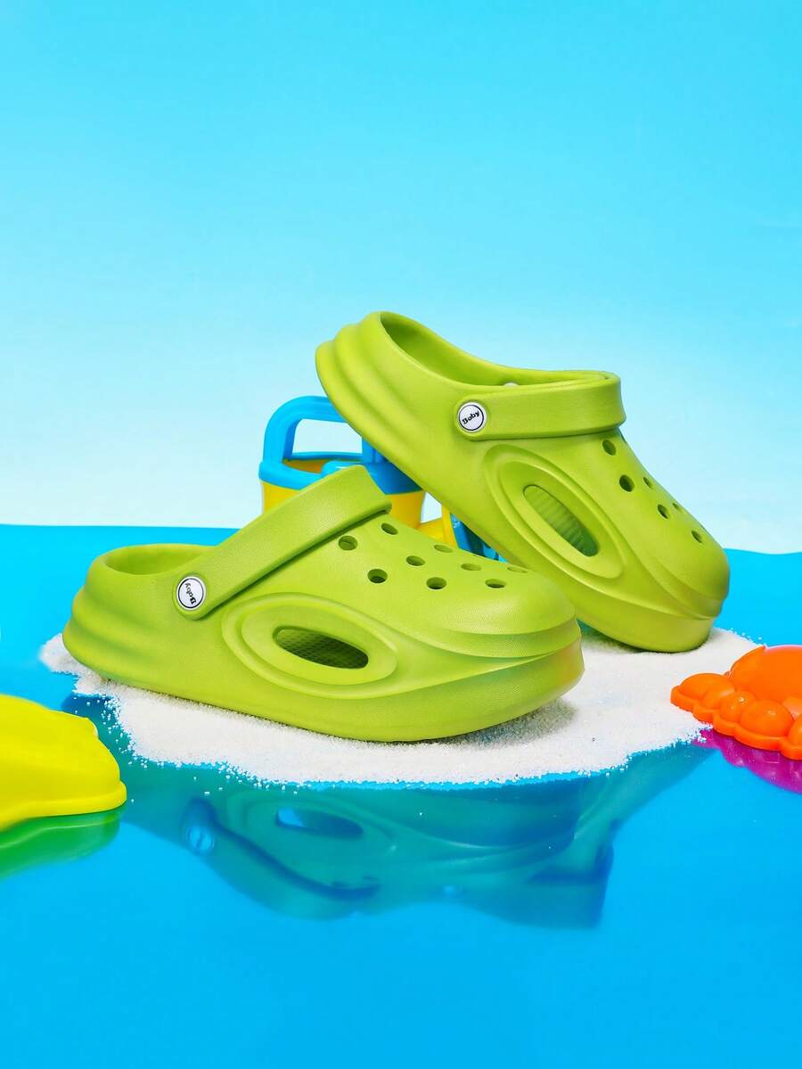 Kids Fashionable Versatile Durable Breathable Hollow Clogs, Children Beach Sandals, Kids Sandals - Green - View 1