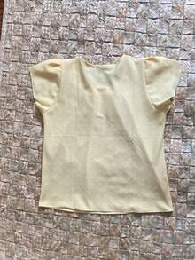 Polka Dot Blouse With Popcorn-Shaped Sleeves And Two Ruffles - Fashionable - Amarillo - Ver 2