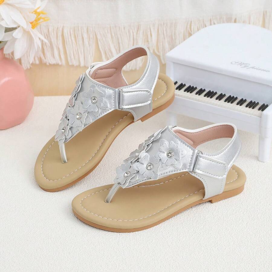 Màu bạc: Sandal công chúa đính hoa màu bạc cho bé gái, giày đi biển mềm mại, chống trơn trượt cho trẻ em, dép mùa hè cho bé gái. - Bạc - Xem 1