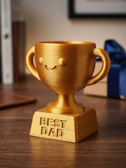 高级3D打印“最佳爸爸”奖杯摆件，丝绸金桌面艺术品，适用于专业办公室。这款精致的艺术品可直接摆放展示，既是意义非凡的表彰工具，也是行政办公室、家庭工作室和极简主义生活空间的专业桌面伴侣。