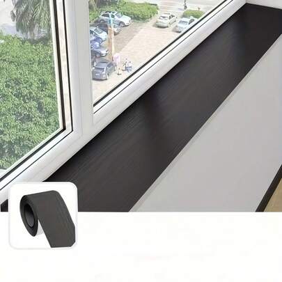 300 santimetre uzunluğunda, kendinden yapışkanlı, su geçirmez, ahşap desenli vinil çıkartma rulosu. Suya dayanıklı, retro tasarım. Sökülebilir. Hasarlı pencere pervazlarının onarımı, süpürgeliklerin, kapı çerçevesi kenarlarının ve diğer yüzeylerin tadilatı, ayrıca mobilya yenilemesi için çok uygundur. Basit ev tadilatı tasarımı. Retro tarzı. Her türlü özel gün için hediye olarak uygundur.