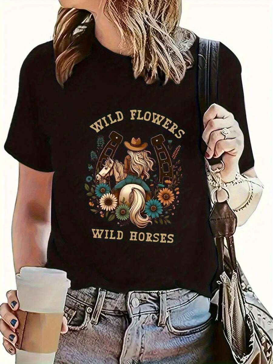 Camiseta holgada de talla grande con cuello redondo y estampado para mujer, camiseta gráfica con flores silvestres y cowgirls - Diseño de flores de rancho y caballos - Camiseta casual suave para festivales de música country, salidas a la granja - Camiseta negra transpirable - Lavable a máquina, camiseta casual para mujer. - Negro - Ver 1