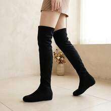 Botas altas femeninas de gamuza sintética con suela plana y diseño sencillo. Ajuste ergonómico elástico, suaves y transpirables, estilo elegante versátil para diario y eventos. - Negro - Ver 3