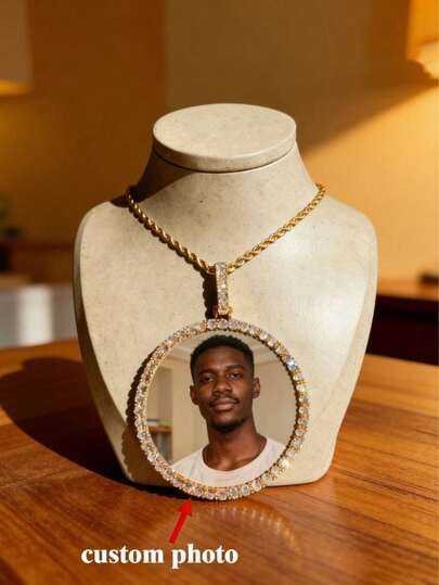 1pc Customized Shiny Cubic Zirconia Round Pendant Necklace, Personalized Photo/Couple Photo Pendant Necklace, Suitable For Women, Men, Family, Friends, Parents, Boyfriend/Girlfriend, Suitable For Holidays, Anniversary, Birthday And Other Occasions