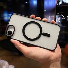 这款奢华磁吸无线充电保护壳兼容 17E、7、8、SE2、17、16、15、14、13、12、11、SE3、7 Plus 和 8 Plus，采用柔软边框和透明硬质背板设计。 - 黑色 - 查看 4