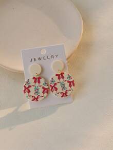 1对可爱圣诞红色蝴蝶结涂鸦圆形亚克力吊坠耳环，女士节日派对礼物 - 米色 - 查看 4