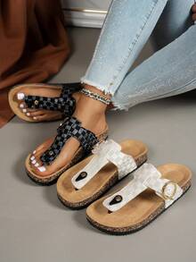 Women's Fashion Single-Buckle Flip Flops, Flat Sandals, Open Toe Slippers, Suitable For Outdoor, Beach, Party, Casual, Comfortable, Versatile Flat Thong Sandals - Black and White - View 9